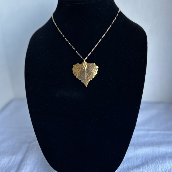 Vintage Gold Aspen Leaf Pendant - Picture 2 of 6